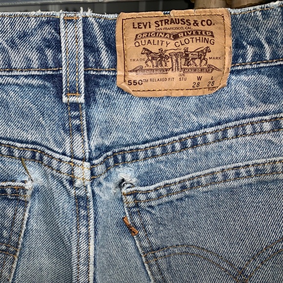 Levi’s High Waisted Shorts - Picture 6 of 6